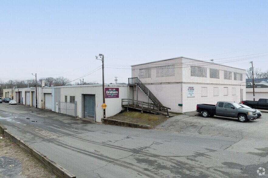 Primary Photo Of 1093 N Montello St, Brockton Service For Lease