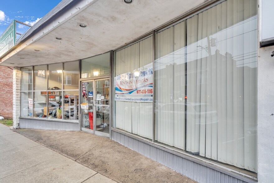 More Photos Of 238 Stuyvesant Ave, Lyndhurst Flex For Sale