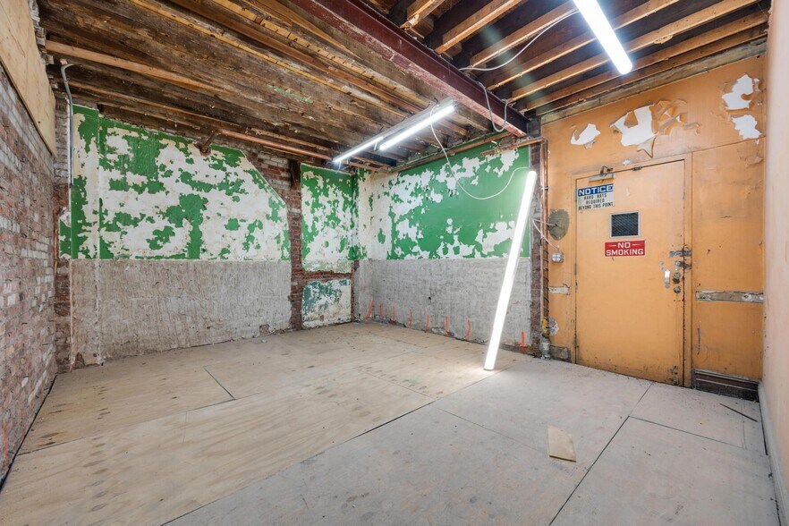 More Photos Of 1539 Covert St, Ridgewood Warehouse For Lease