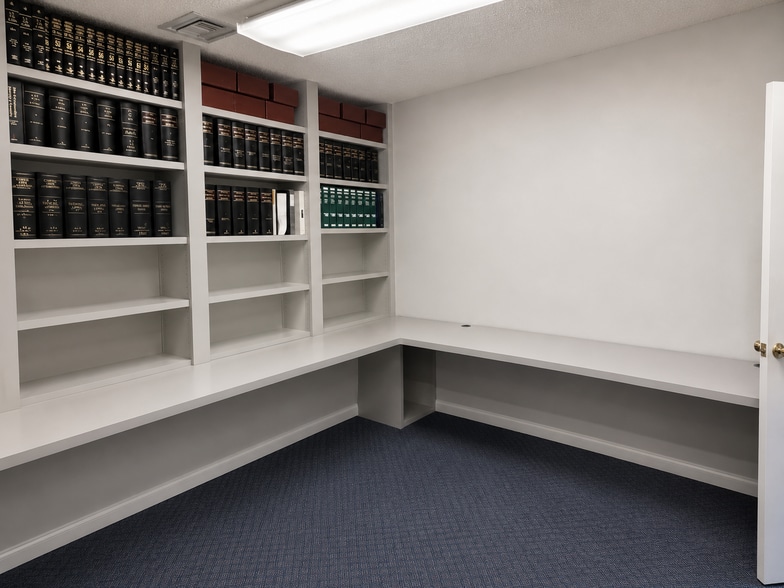 More Photos Of 3905 S Shade Ave, Sarasota Office For Sale