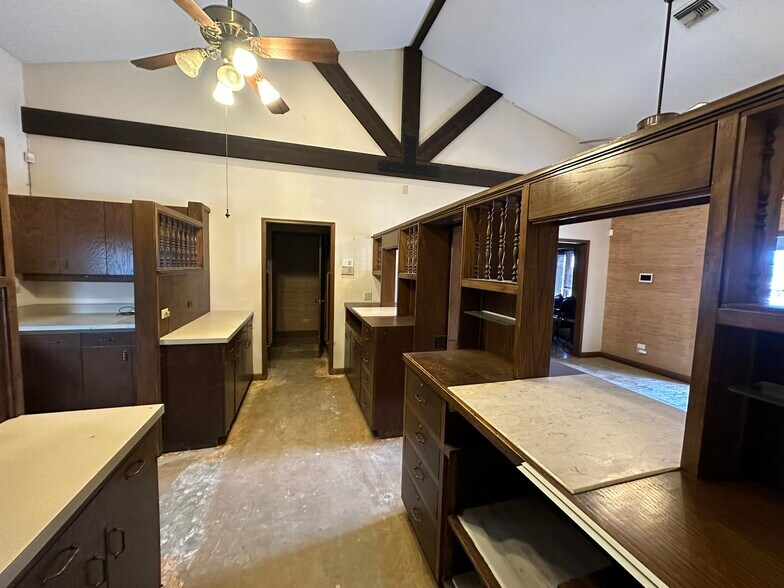More Photos Of 6436 Bandera Rd, San Antonio Medical For Lease