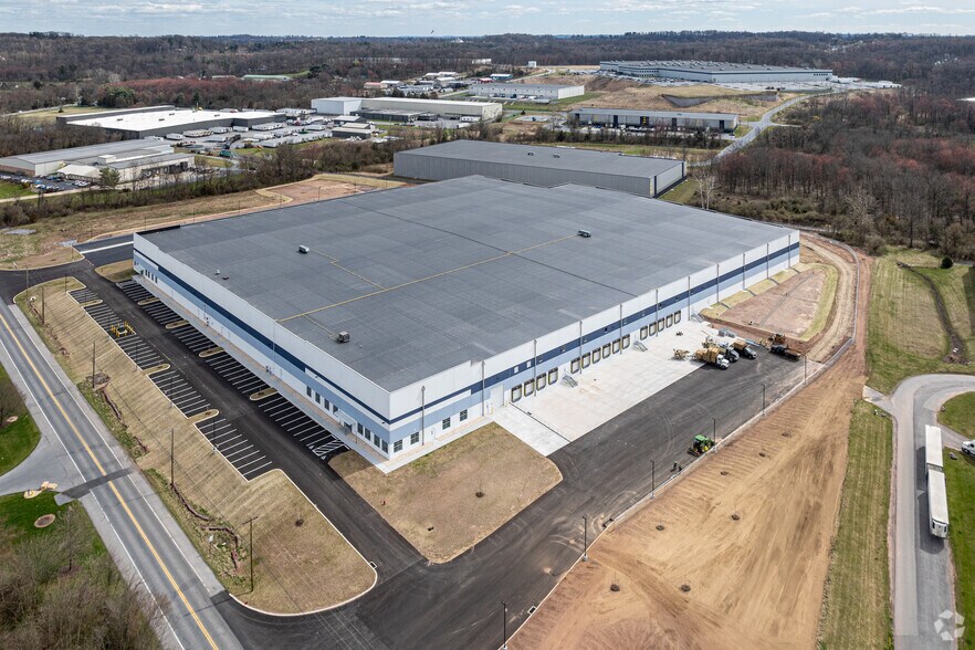 More Photos Of 60 Industrial Rd, Elizabethtown Distribution For Sale