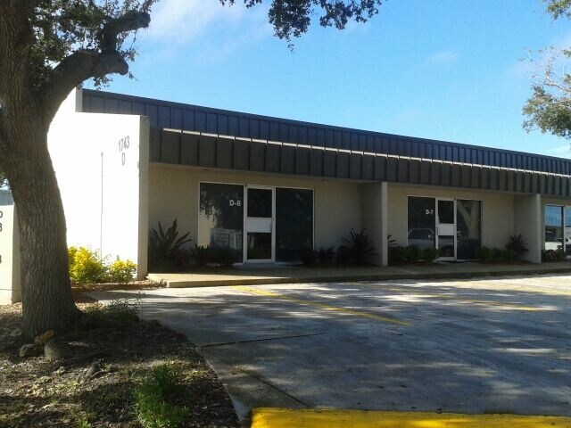 More Photos Of 1743 Independence Blvd, Sarasota Light Distribution For Lease