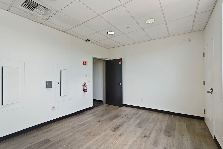 More Photos Of 2140 W Grant Line Rd, Tracy Office For Sale