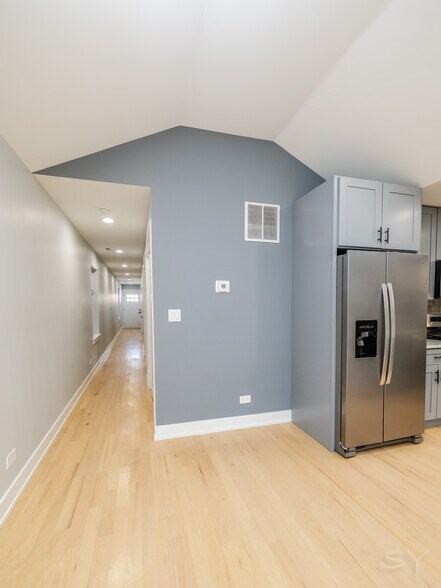More Photos Of 6126 Eberhart ave, Chicago Apartments For Sale