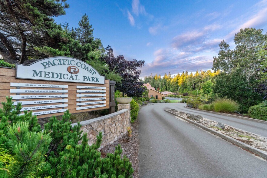 More Photos Of 1963 Thompson Rd, Coos Bay Hospital For Lease