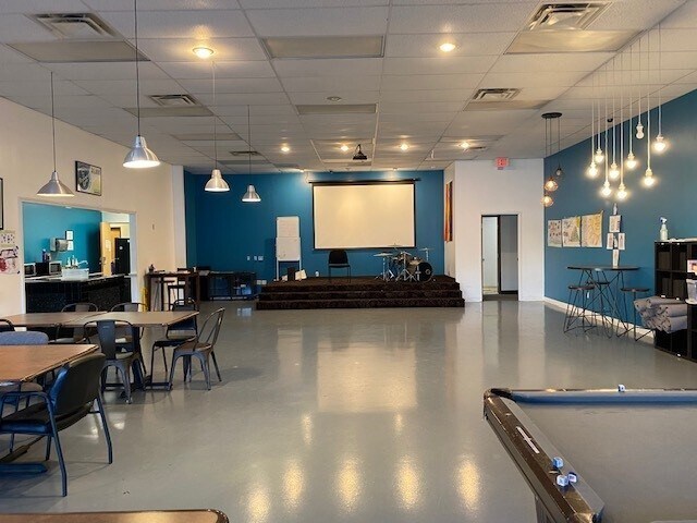 More Photos Of 7517-7523 Cameron Rd, Austin Freestanding For Lease