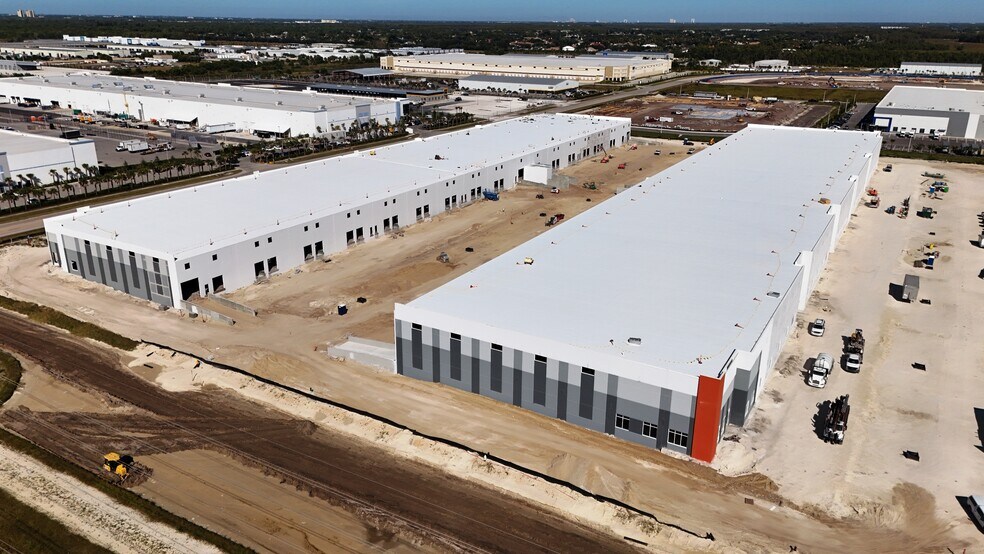 More Photos Of 16815 Oriole Rd, Fort Myers Unknown For Lease