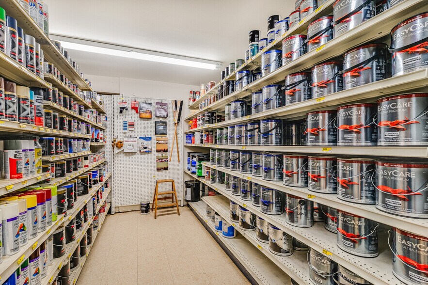 More Photos Of 101 Tanner St, Melrose Freestanding For Sale