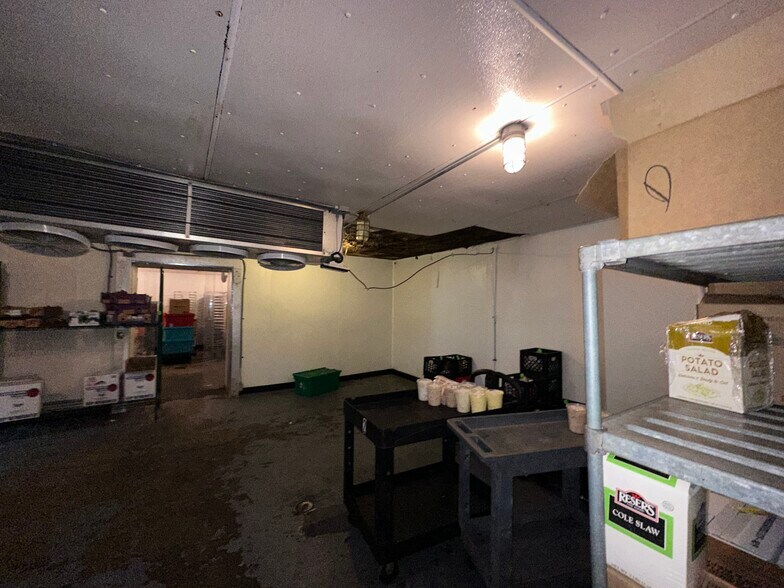 More Photos Of 1580 Huddell Ave, Marcus Hook Light Distribution For Lease