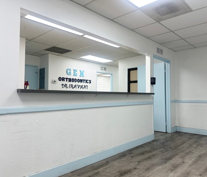 More Photos Of 403-405 N MacLay Ave, San Fernando Office For Lease