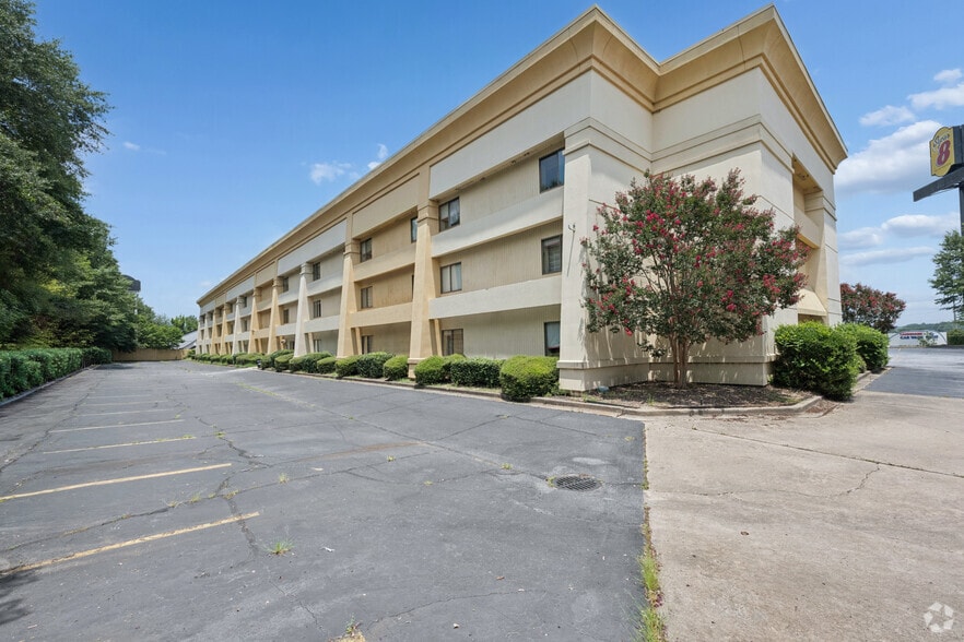 More Photos Of 2919 Warm Springs Rd, Columbus Hotel For Sale