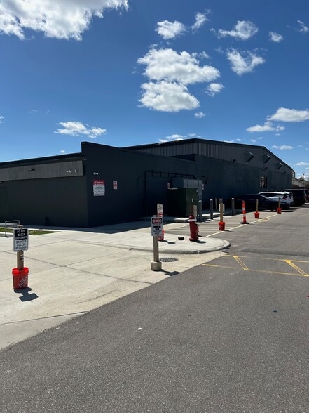 More Photos Of 45300 Mound Rd, Shelby Township Amusement Park For Lease