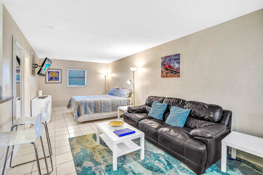 More Photos Of 3226 NE 12th St, Pompano Beach Apartments For Sale