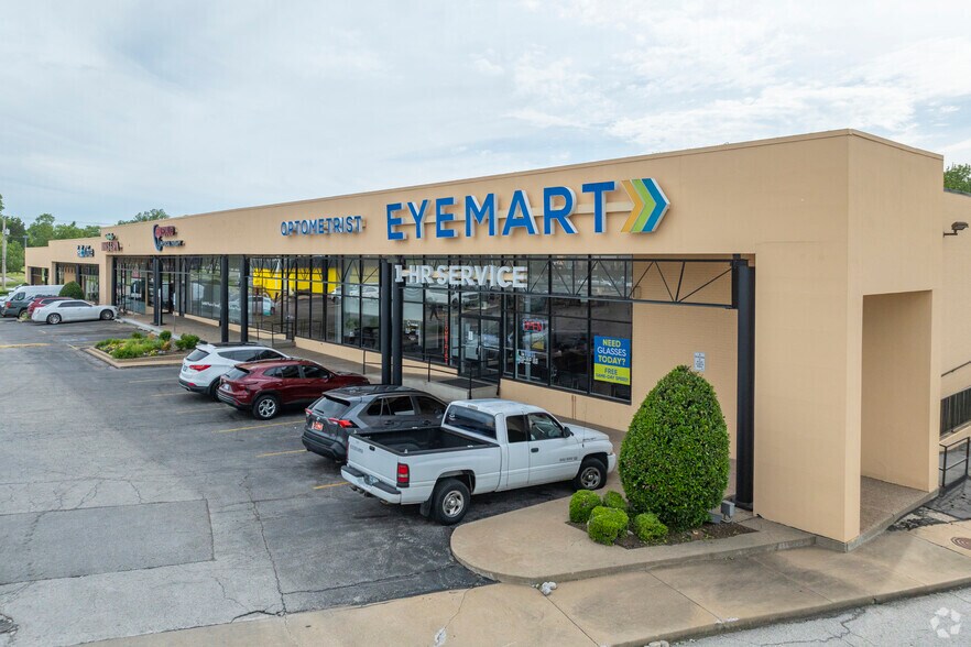 Primary Photo Of 4002-4020 S Yale Ave, Tulsa General Retail For Lease