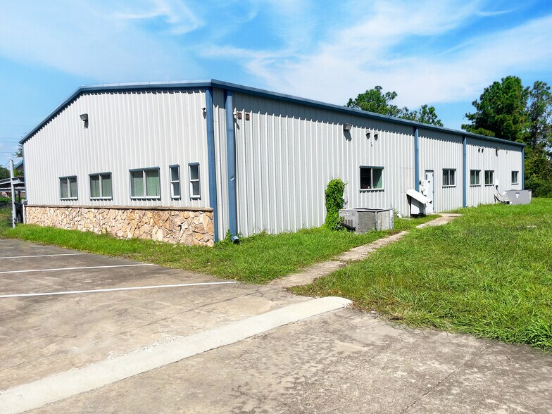 More Photos Of 6400 Hawes, Humble Warehouse For Lease