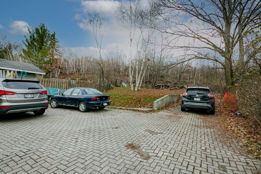 More Photos Of 372 Marshall Ln, Sudbury Apartments For Sale