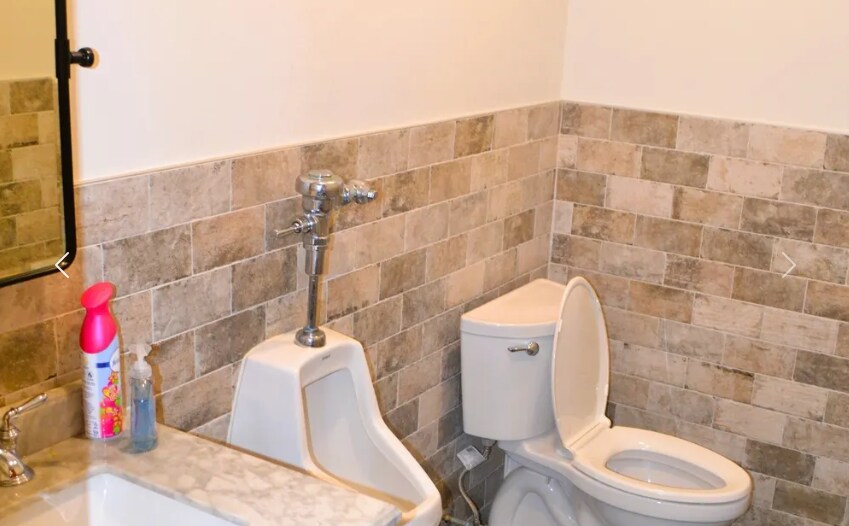 More Photos Of 7309 Hanover Green Dr, Mechanicsville Office For Sale