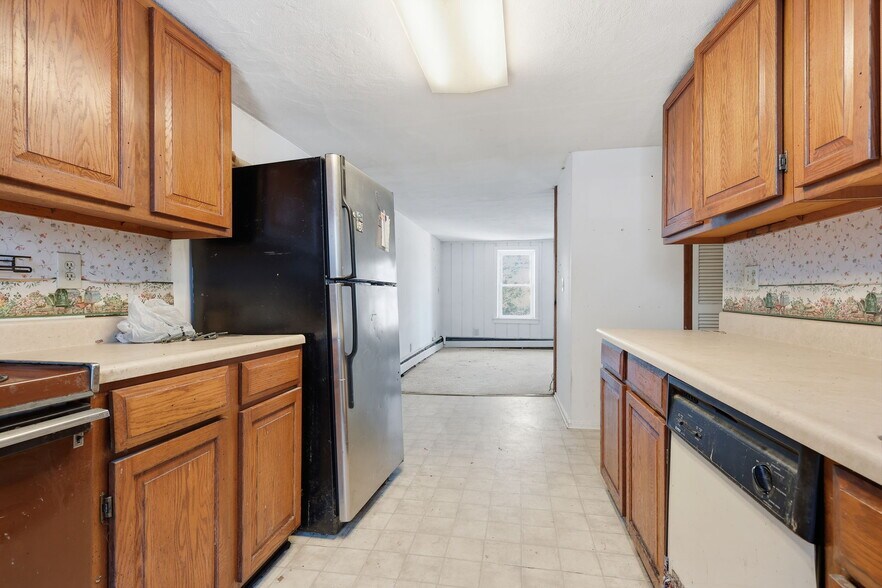 More Photos Of 2695 Main St, Lawrence Apartments For Sale