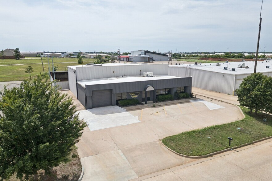 More Photos Of 7925 N Wilshire Ct, Oklahoma City Manufacturing For Sale