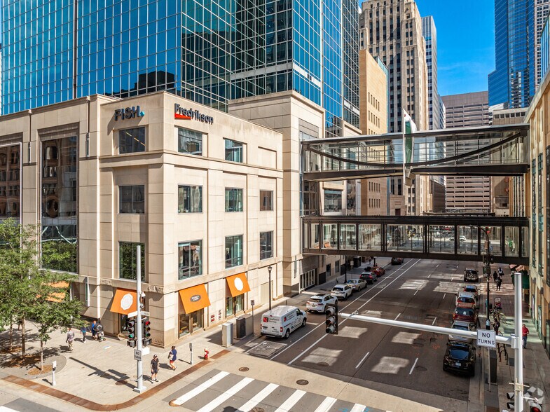 More Photos Of 60 S 6th St, Minneapolis Office For Lease