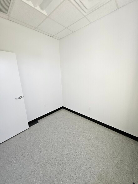 More Photos Of 2100 1st Ave S, Saint Petersburg Medical For Sale