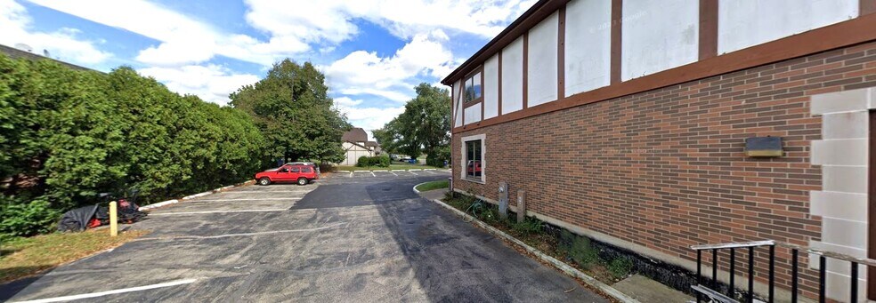 More Photos Of 804 Roundabout, West Dundee Loft Creative Space For Lease