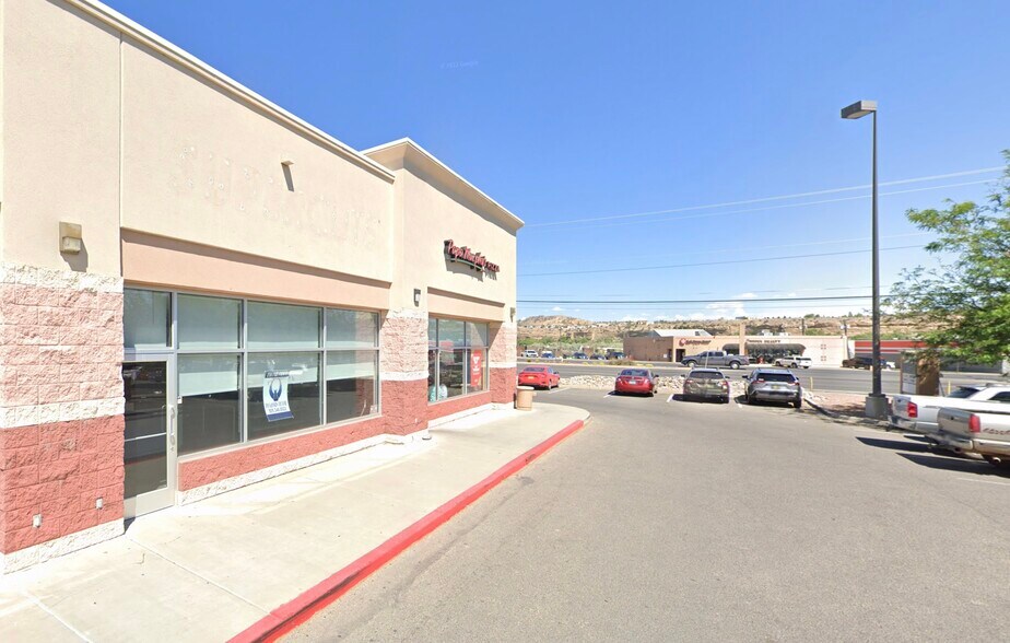 More Photos Of 3560 E Main St, Farmington Unknown For Lease