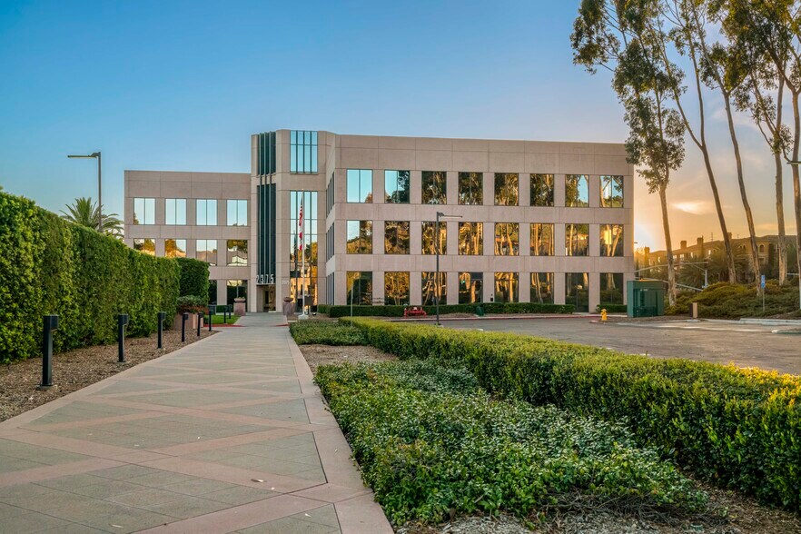 More Photos Of 2375 Northside Dr, San Diego Unknown For Lease