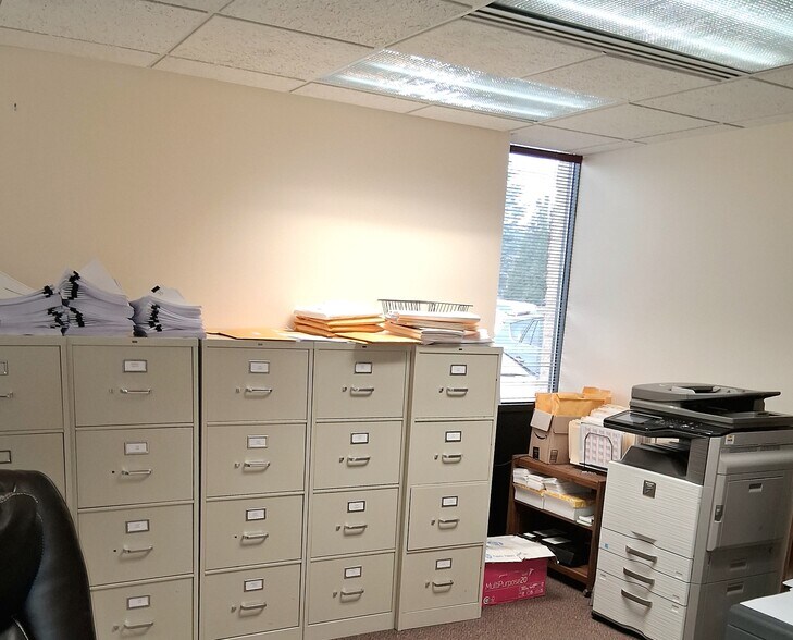 More Photos Of 7655 Five Mile Rd, Cincinnati Medical For Sale