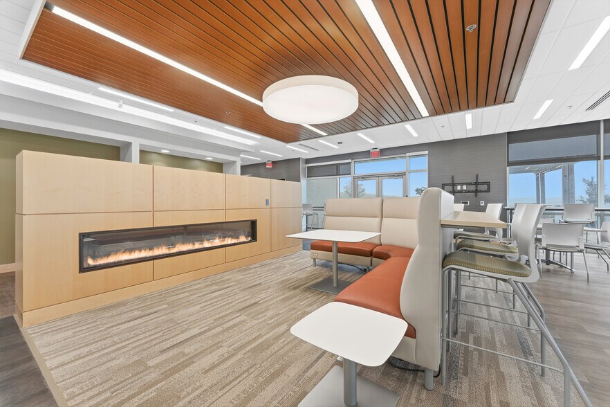 More Photos Of 423 Fortress Blvd, Morgantown Office For Sale