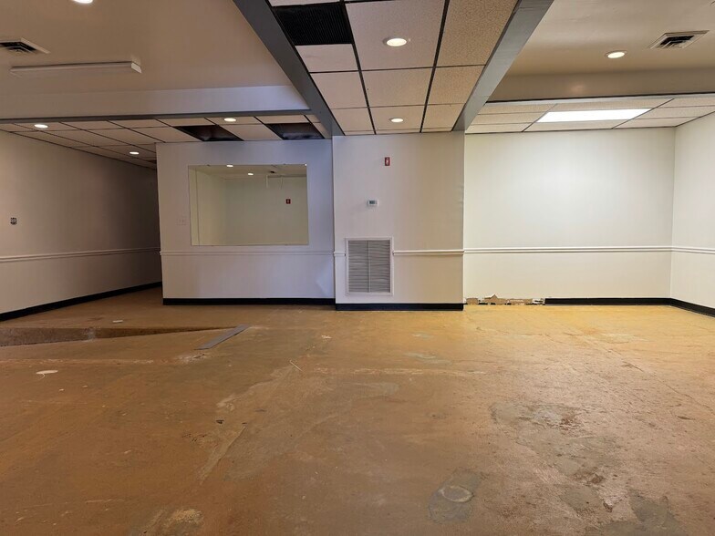 More Photos Of 1550 6th Ave SE, Decatur General Retail For Lease
