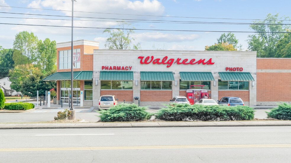 More Photos Of 805 W Madison Ave, Athens Drugstore For Sale