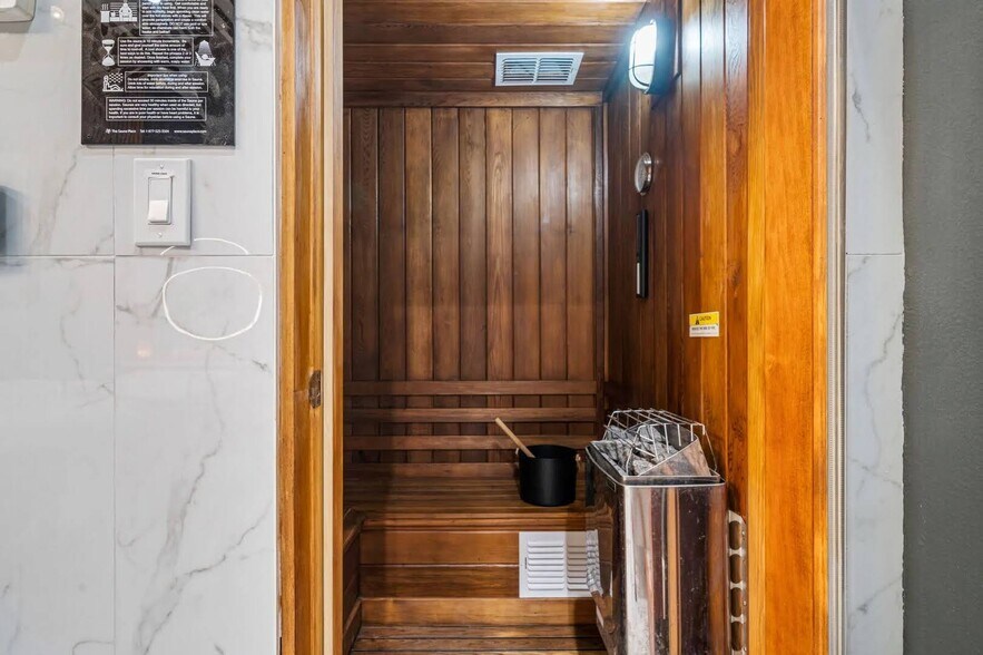 More Photos Of 521 Muirfield Loop, Reunion Specialty For Sale