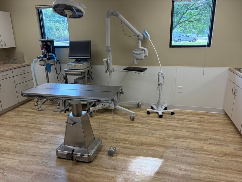 More Photos Of 1 Oakview Dr, Monticello Office For Sale