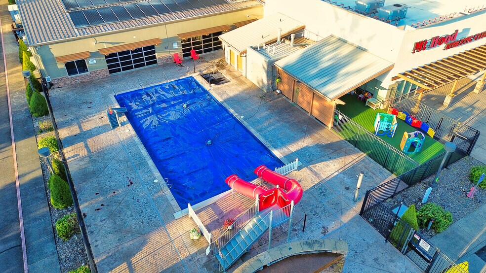More Photos Of 37095 Us-26 Hwy, Sandy Health Club For Sale