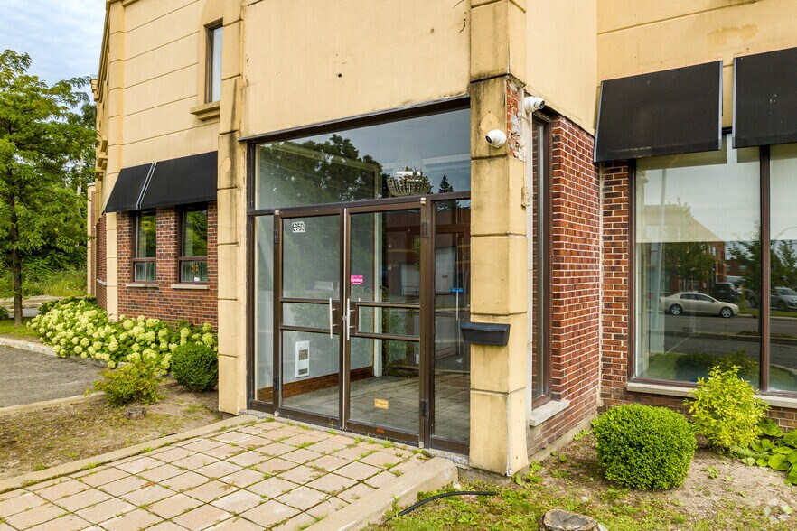 More Photos Of 6950 Boul Couture, Montréal Warehouse For Sale