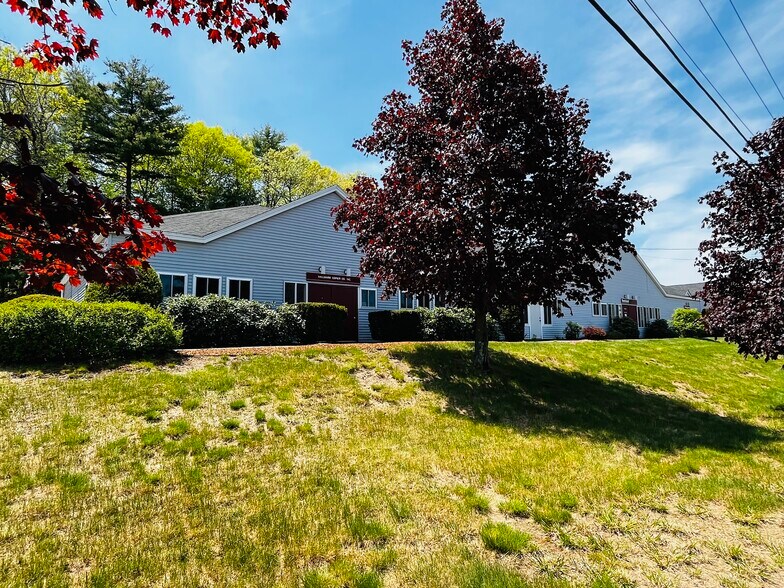 More Photos Of 114 Perimeter Rd, Nashua Light Distribution For Lease