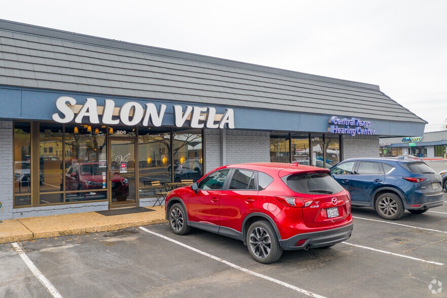 More Photos Of 3200 Anderson Ln W, Austin Unknown For Lease