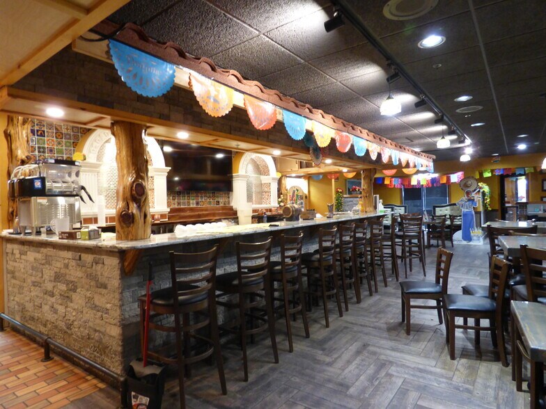 More Photos Of 1123 Range St, North Mankato Restaurant For Sale