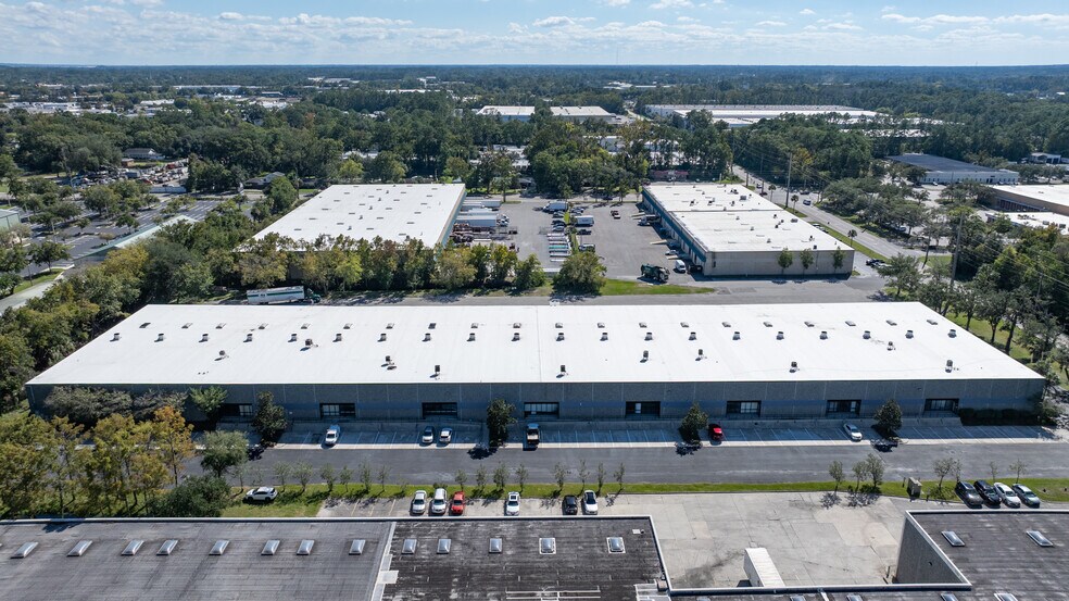 More Photos Of 1057 Ellis Rd N, Jacksonville Warehouse For Lease
