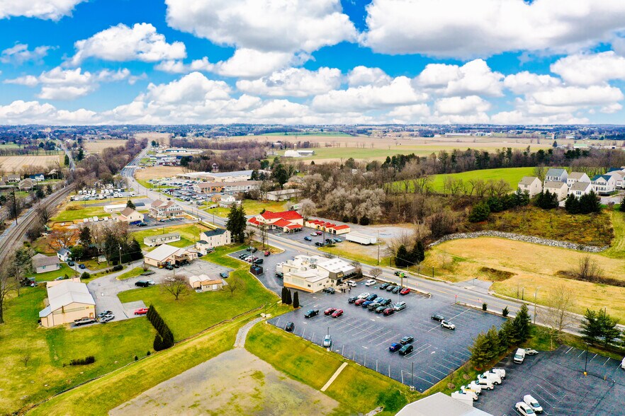 More Photos Of 1105 W Main St, Mount Joy General Retail For Sale