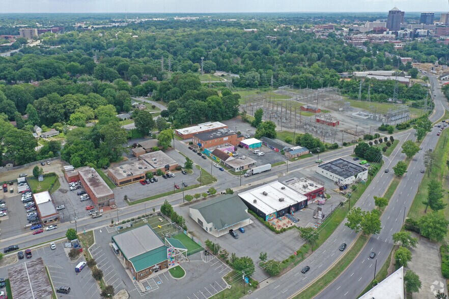 More Photos Of 1212 Battleground Ave, Greensboro Freestanding For Lease