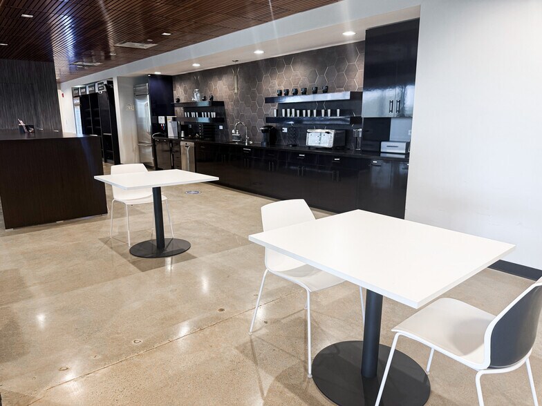 More Photos Of 100 Franklin Sq Dr, Somerset Office For Lease