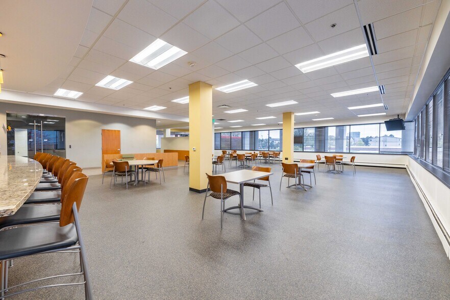 More Photos Of 28333 Telegraph Rd, Southfield Office For Sale