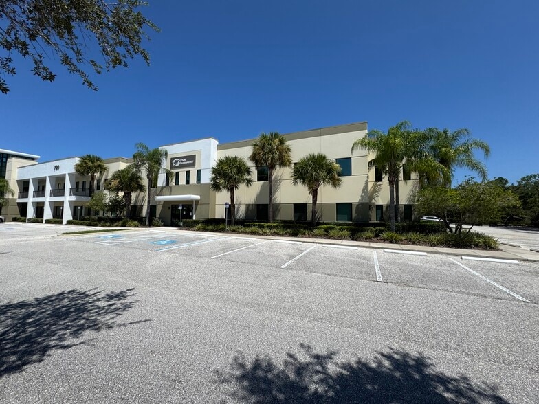 More Photos Of 720 N Brooker Creek Blvd, Oldsmar Flex For Sale