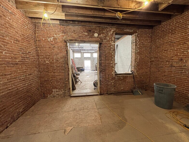 More Photos Of 16 S Market St, Troy Storefront For Lease