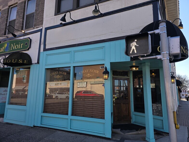 More Photos Of 228 Merrick Rd, Rockville Centre Medical For Sale
