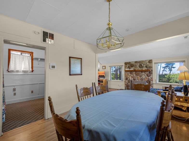More Photos Of 2624 Neawanna St, Seaside Specialty For Sale
