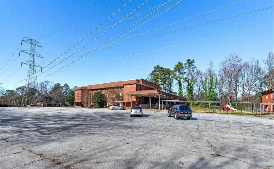 More Photos Of 5370 Ash St, Forest Park Religious Facility For Sale